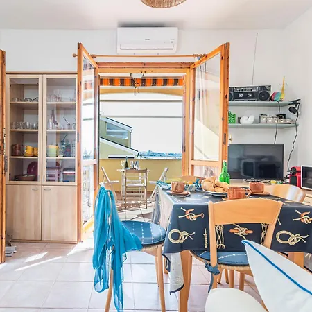 Coral House With Shared Pool And Sea View - Happy