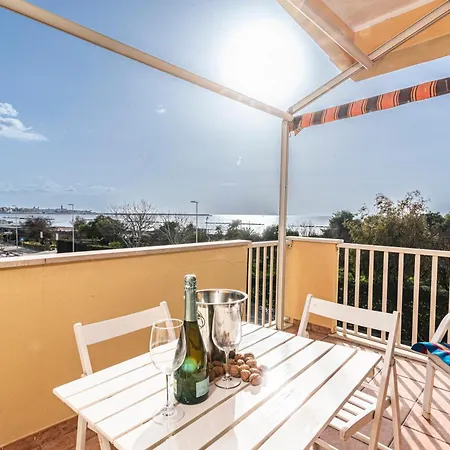 Coral House With Shared Pool And Sea View - Happy Apartment